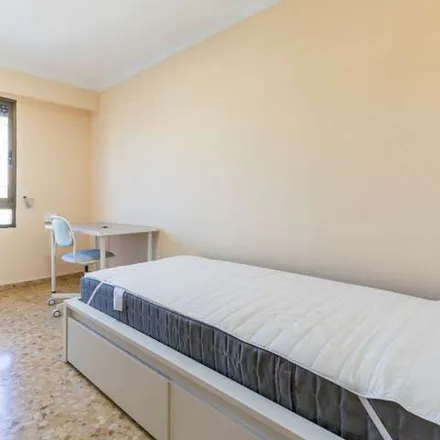Rent this 3 bed apartment on Carrer d'Emili Baró in 3, 46020 Valencia