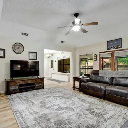 Image 5 - 8542 Parthenon Place, Universal City, Bexar County, TX 78148, USA - House for sale
