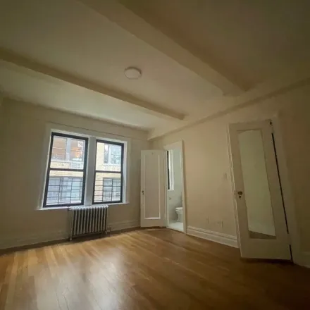 Image 3 - 111 East 80th Street, New York, NY 10028, USA - Apartment for rent