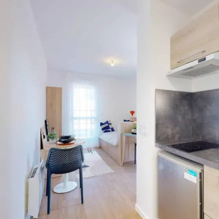 Rent this 4studio apartment on 9 Rue Lagorsse in 77300 Fontainebleau, France