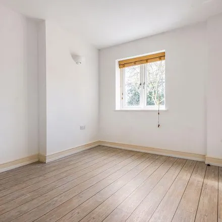 Rent this 1 bed apartment on Man's in High Street, London