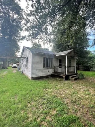 Buy this 2 bed house on 712 North Everett Street in Kennett, MO 63857
