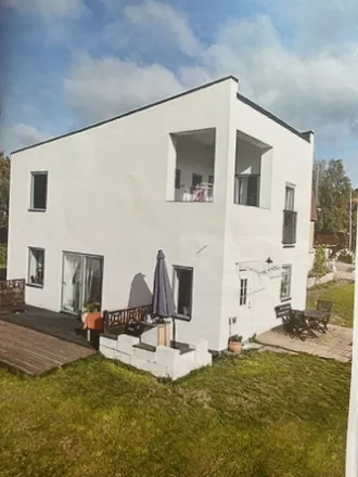 Rent this 3 bed duplex on Remontvägen in 177 39 Järfälla kommun, Sweden