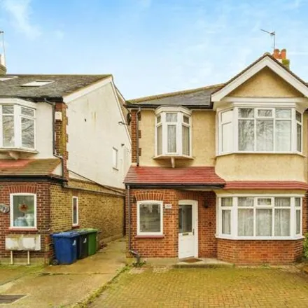 Buy this 3 bed duplex on 220 Boston Road in London, W7 2AA