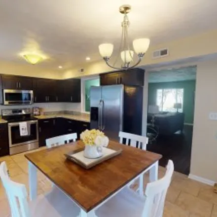 Image 1 - 5153 Cliffony Drive, Colony Pointe, Virginia Beach - Apartment for sale