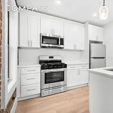 Image 2 - 393 Classon Avenue, New York, NY 11238, USA - House for rent