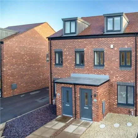 Buy this 3 bed duplex on Sandhole Crescent in Dawley, TF3 5JD