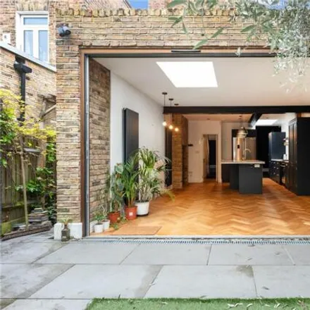Image 3 - Horsford Road, London, SW2 5BN, United Kingdom - Townhouse for rent