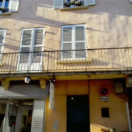 Rent this 2 bed apartment on 4 Rue Carnot in 69450 Saint-Cyr-au-Mont-d'Or, France