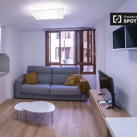 Rent this 1 bed apartment on Carrer de Vidal in 46001 Valencia, Spain
