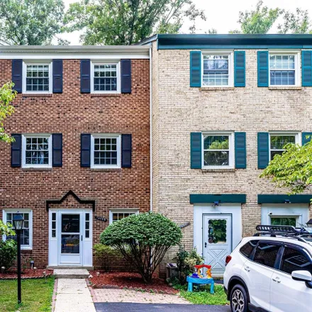 Buy this 3 bed townhouse on 14801 Maidstone Court in London Towne, Centreville