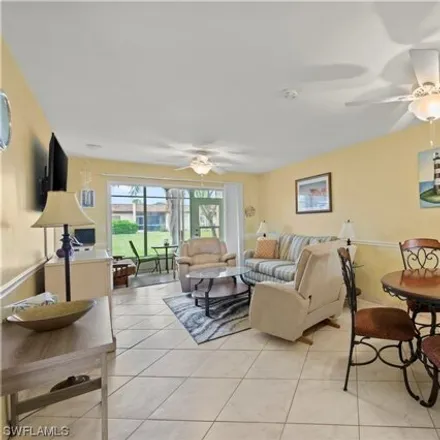 Image 6 - Joe Road, Cypress Lake, FL 33919, USA - Condo for sale