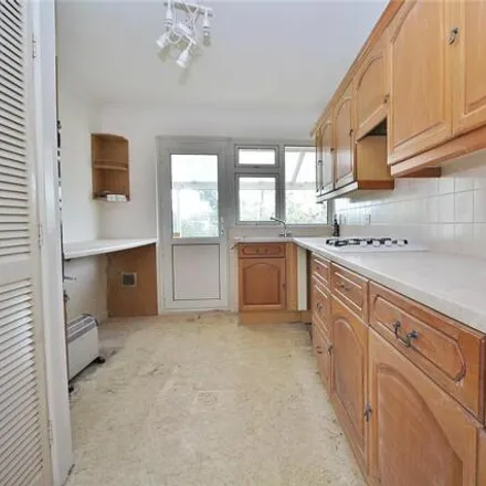 Image 7 - Long Meadow, Worthing, BN14 0HU, United Kingdom - House for sale