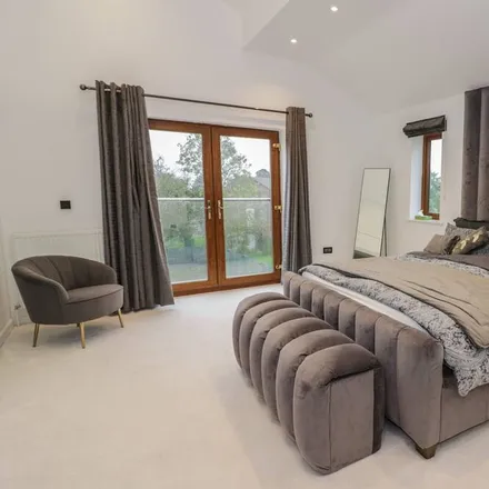 Rent this 7 bed house on Desborough in NN14 2LJ, United Kingdom