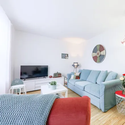 Rent this 2 bed apartment on Saint-Jerome in QC J7Y 2T7, Canada