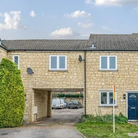 Buy this 2 bed house on Avocet Way in Bicester, OX26 6YN