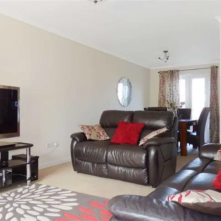 Rent this 3 bed apartment on Hillside Road in Portlethen, AB12 4NN