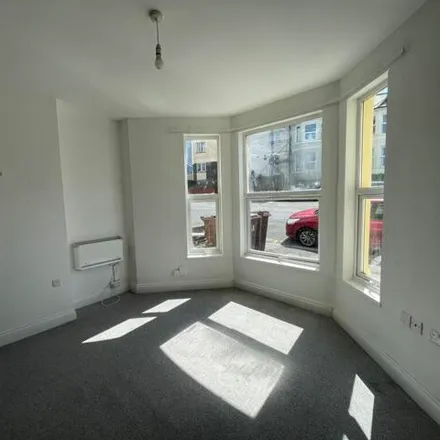 Image 2 - 36 Camperdown Street, Plymouth, PL2 1JQ, United Kingdom - Apartment for sale
