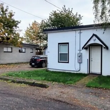 Buy this 1 bed house on 800 K Street in Hoquiam, WA 98550