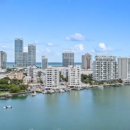 Image 1 - 900 Bay Drive, Isle of Normandy, Miami Beach, FL 33141, USA - Condo for rent