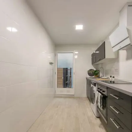Image 7 - Carrer de Josep Aguirre, 40, 46011 Valencia, Spain - Apartment for rent