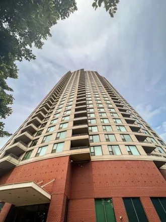 Image 2 - Kinzie Park Tower, 501 North Clinton Street, Chicago, IL 60654, USA - Condo for sale