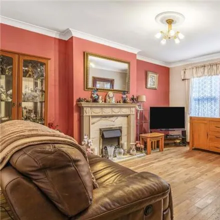 Image 3 - Hasted Road, London, SE7 8AG, United Kingdom - Duplex for sale