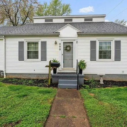 Buy this 3 bed house on 302 South Elm Place in Henderson, KY 42420