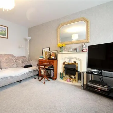 Image 2 - 11 Ridefort Close, Coventry, CV4 9YH, United Kingdom - Townhouse for sale