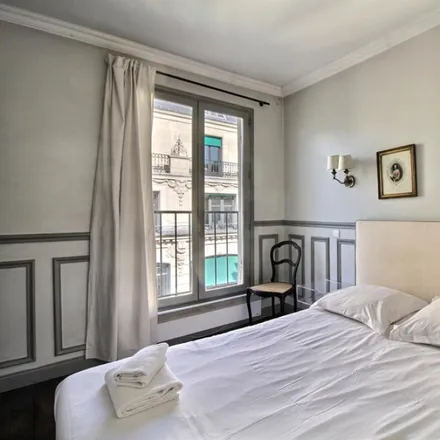 Image 1 - 20 Rue du Louvre, 75001 Paris, France - Apartment for rent