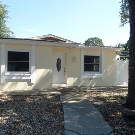 Buy this 3 bed house on 320 Bailey Lane in Sarasota, FL 34237