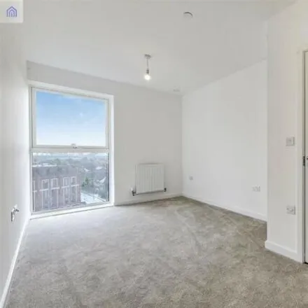 Image 3 - Western Avenue, London, W3 7AY, United Kingdom - Apartment for rent