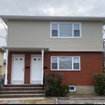 Rent this 3 bed apartment on 69 Inwood Road in Village of Port Washington North, North Hempstead