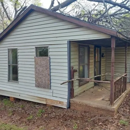Buy this 2 bed house on Cass Street in Marshall, TX 75671