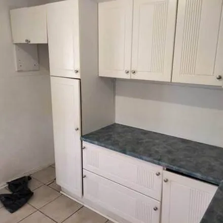 Image 6 - Van Der Leur Crescent, Nelson Mandela Bay Ward 31, Gqeberha, 6020, South Africa - Apartment for rent