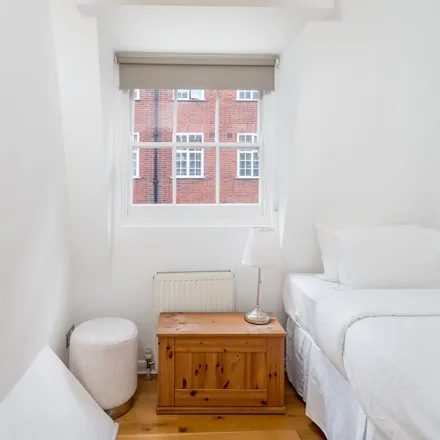 Rent this 5 bed apartment on 32 Phillimore Walk in London, W8 7SA
