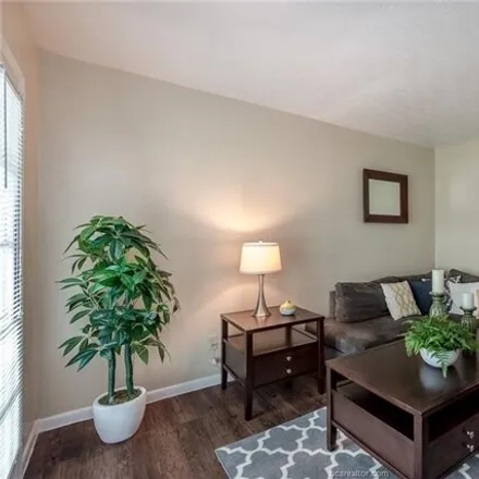 Image 2 - 2263 Southwood Drive, College Station, TX 77845, USA - Condo for rent