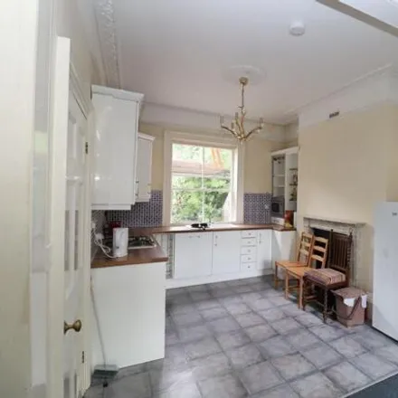 Image 4 - Bow Road, Bromley-by-Bow, London, E3 2BL, United Kingdom - House for rent