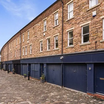 Rent this 3 bed apartment on St Paul's Mews in London, NW1 9TZ