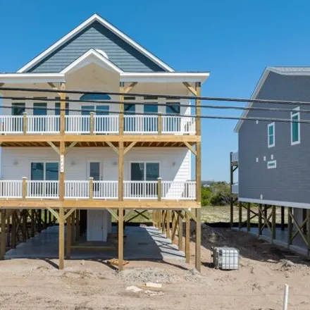 Buy this 8 bed house on 1483 New River Inlet Road in North Topsail Beach, NC 28460