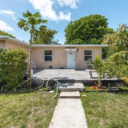 Buy this 2 bed house on 9750 Southwest 181st Terrace in Palmetto Bay, FL 33157