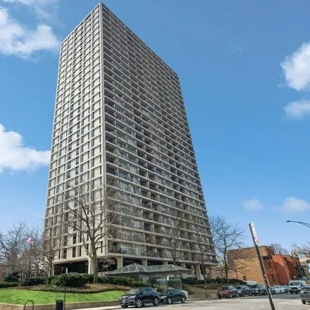 Rent this 1 bed condo on Lincoln Park Tower in 1960 North Lincoln Park West, Chicago