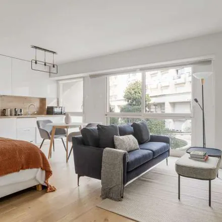 Image 4 - 34 Rue de l'Annonciation, 75016 Paris, France - Apartment for rent
