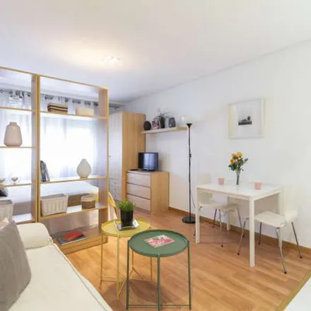 Image 7 - Madrid, La Saeta, Calle de Lagasca, 28001 Madrid - Apartment for rent