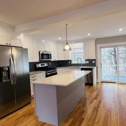 Image 3 - 440 Washington Street, Wellesley, MA 02482, USA - House for rent