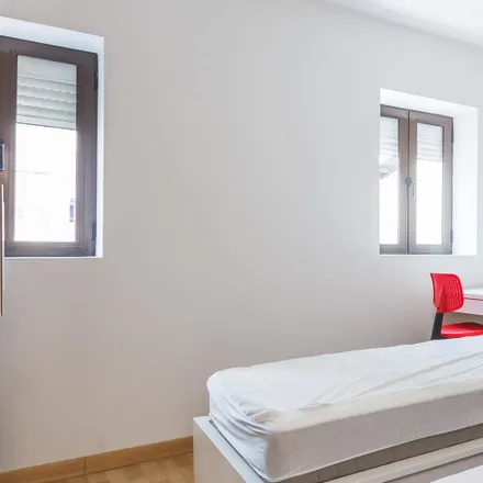 Rent this 8 bed room on Rua da Alegria 765 in 4000-046 Porto, Portugal