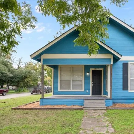 Buy this 3 bed house on 1110 Hackberry Avenue in Corsicana, TX 75110