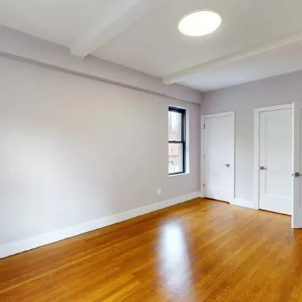 Image 4 - 145 East 74th Street, New York, NY 10021, USA - Apartment for rent
