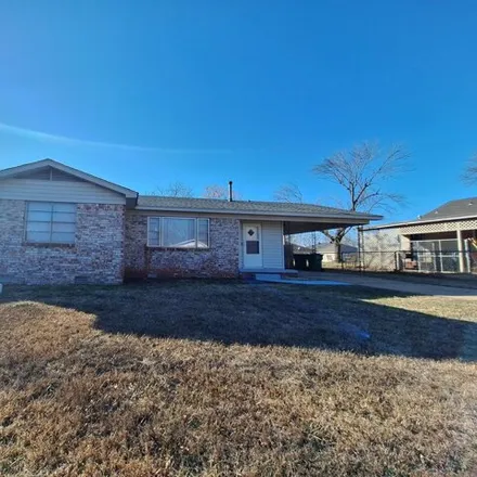 Buy this 3 bed house on 1158 South Cleveland Avenue in Russellville, AR 72801