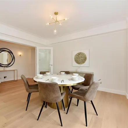 Image 3 - Chesterfield House, Chesterfield Gardens, London, W1J 7TL, United Kingdom - Apartment for rent